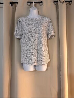 Women’s Cream Dot Short-Sleeve Blouse NWOT